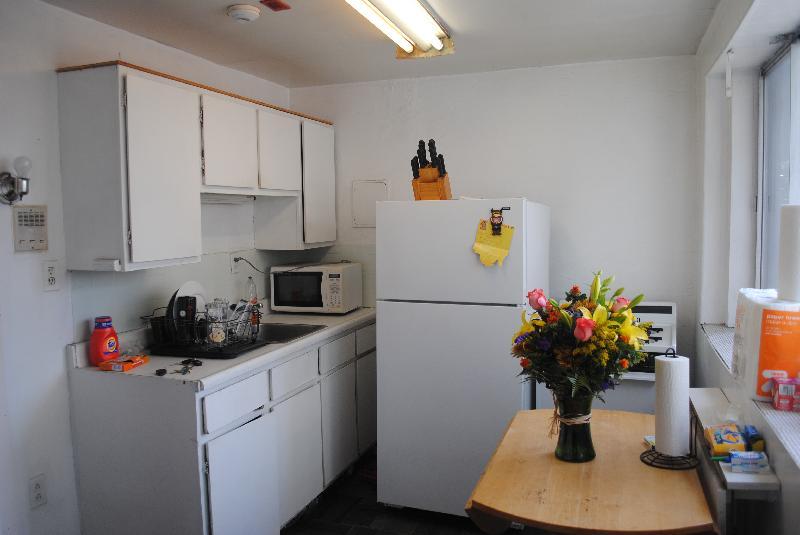 Images are representative samples of the advertised unit. Actual units shown during tours may differ - 248 W Newton St