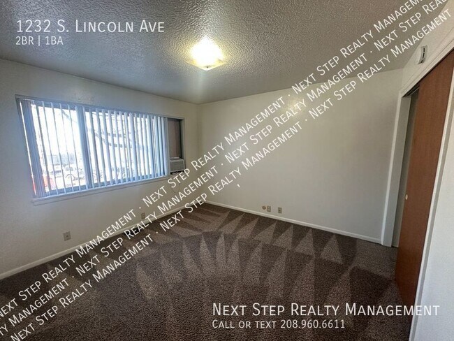 Building Photo - 1232 S Lincoln Ave