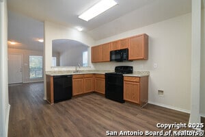 Building Photo - 10374 Oakwood Crest