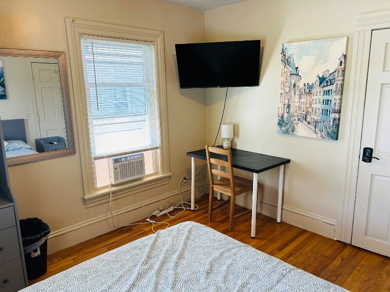 Building Photo - 7 Hope St