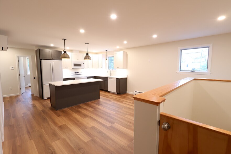 Building Photo - 6 Bennett Rd