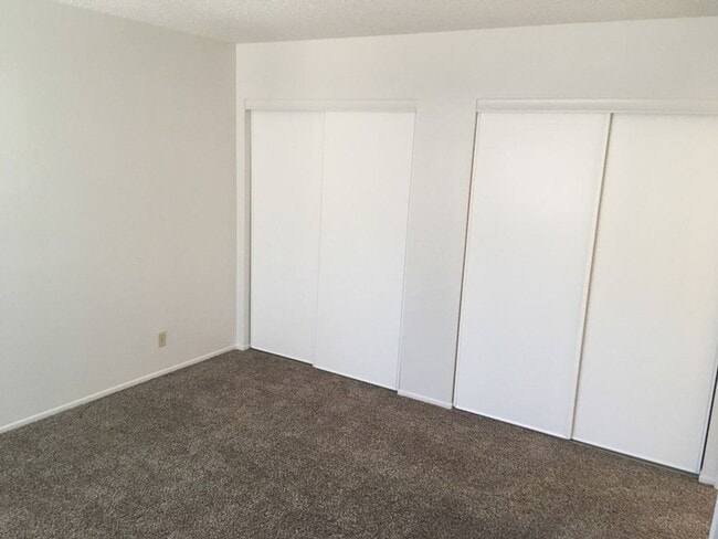 Building Photo - 44727 La Paz Rd