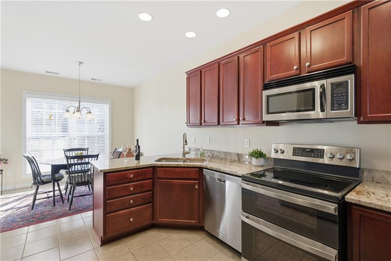 Building Photo - 819 Strasburg Dr