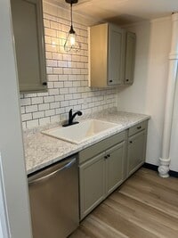 Building Photo - 1029 1/2 Yale Ave