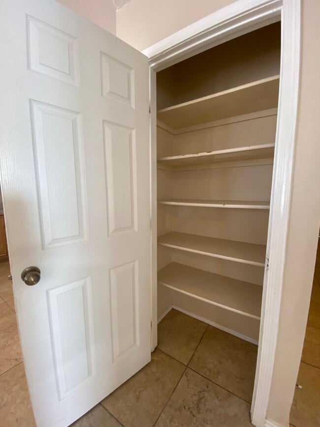 Building Photo - CUTE and COZY - MUST SEE HOME