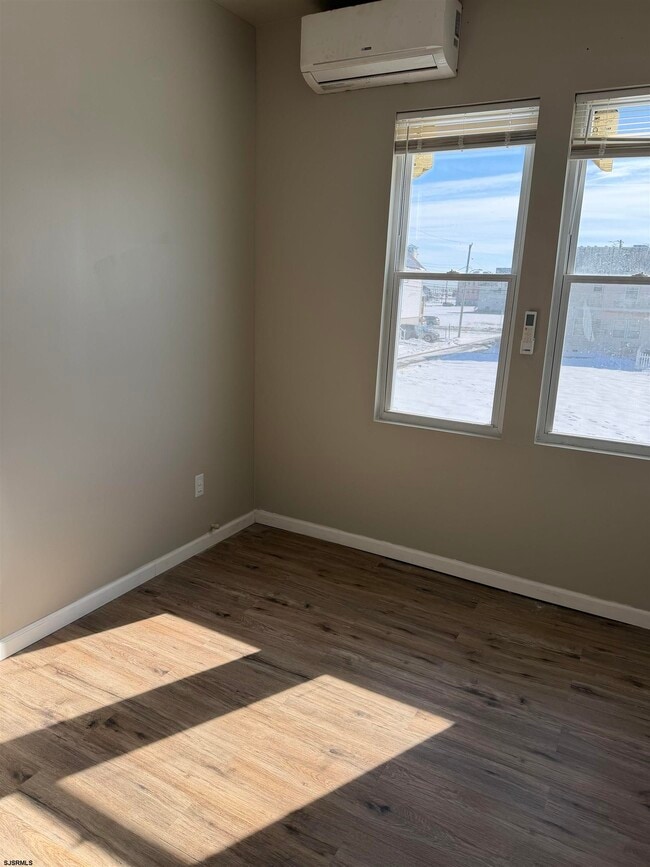 Building Photo - 120 N Congress Ave