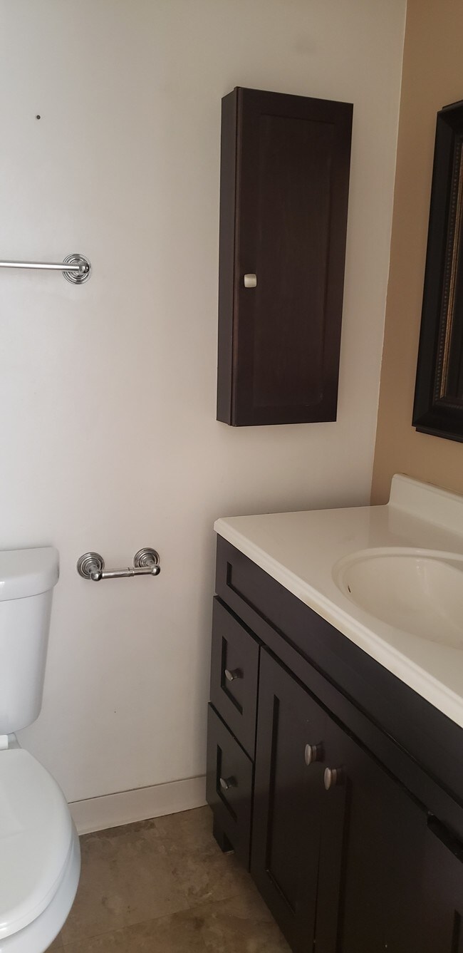 Building Photo - 13833 Oxnard St