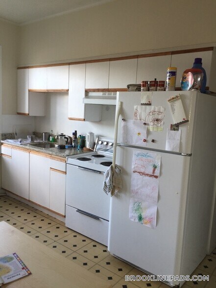 Building Photo - 208 Winthrop Rd