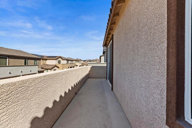 Building Photo - Desirable Inspirada Next-Gen Home! 4 Bedro...