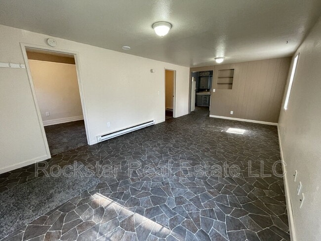 Building Photo - 9714 E 6th Ave