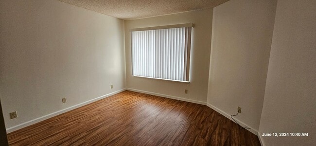 Building Photo - Creekridge Villas Single Story Condo in Ga...