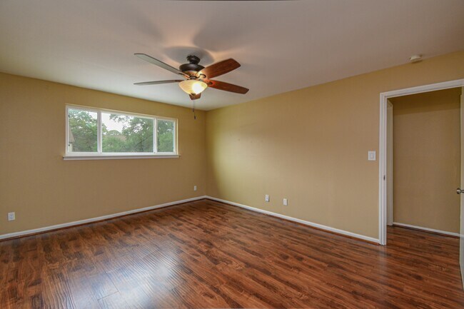 Building Photo - 10502 Hammerly Blvd