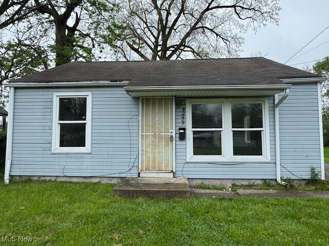 Primary Photo - 4249 E 164th St