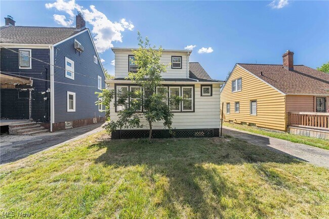 Building Photo - 3995 E 154th St