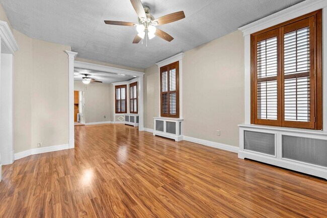Building Photo - 302 Clerk St