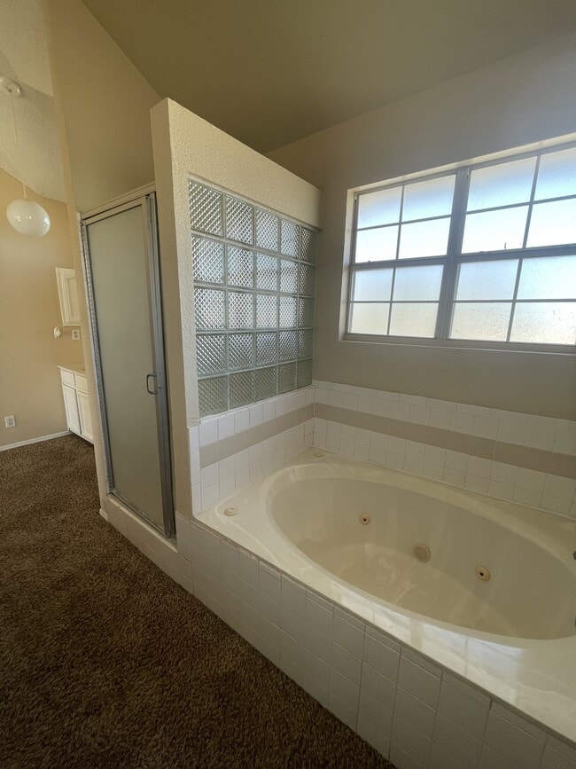 Building Photo - 13928 Pete La Rue Cir