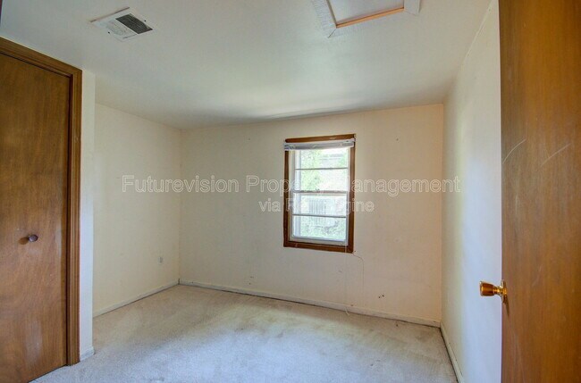 Building Photo - 1704 Belleview Ave