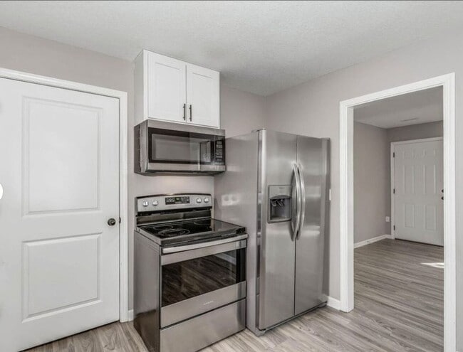 Building Photo - Adorable 3 bed, 1 bath!