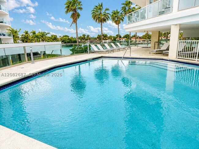 Building Photo - 5900 Collins Ave