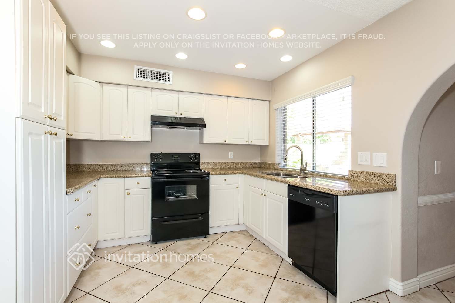 Building Photo - 5419 W Mercer Ln