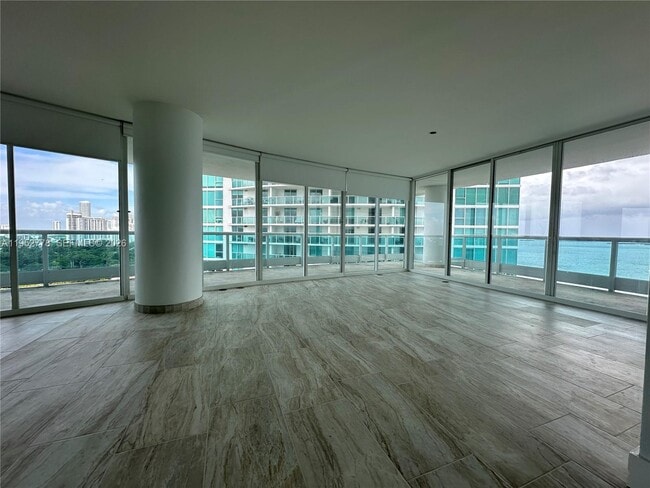 Building Photo - 2127 Brickell Ave