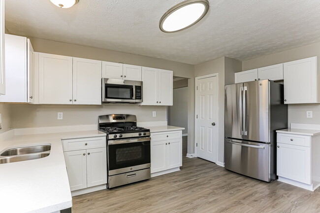 Building Photo - 3300 Rockmill Dr