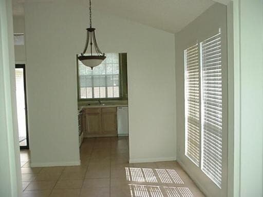Building Photo - Rent