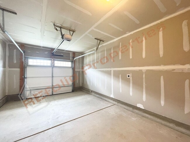 Building Photo - Brand-New 3BR/3.5BA Townhome w/ 1 Car Gara...