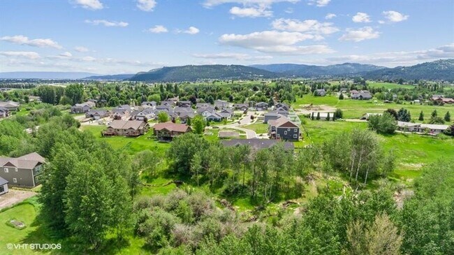 Building Photo - 275 Triple Creek Dr