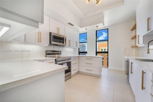 Building Photo - 671 Biltmore Way