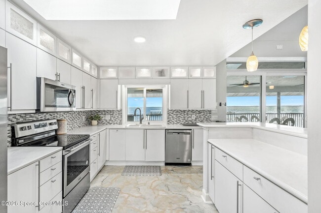 Building Photo - 100 Bonita St