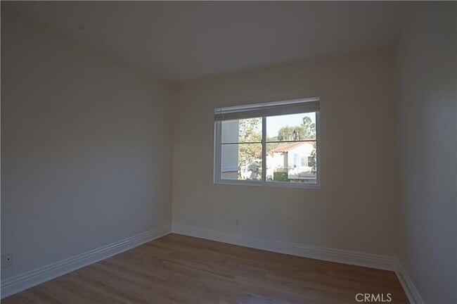 Building Photo - 16 Savona Ct