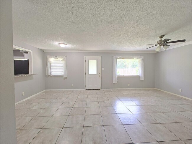 Building Photo - 5636 Birchmont Dr