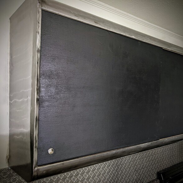 Retro Kitchen Cabinet - 810 Shull St
