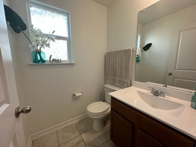Building Photo - Coming soon... Beautiful 3 bedroom 2 bath ...