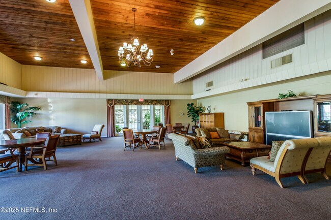 Building Photo - 6561 Mission Ct