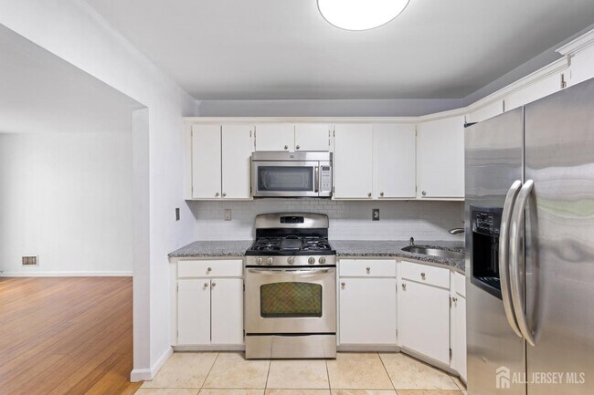Building Photo - 454 Northam Dr