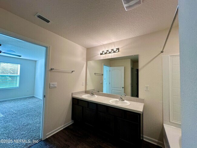 Building Photo - 3330 Lawton Pl