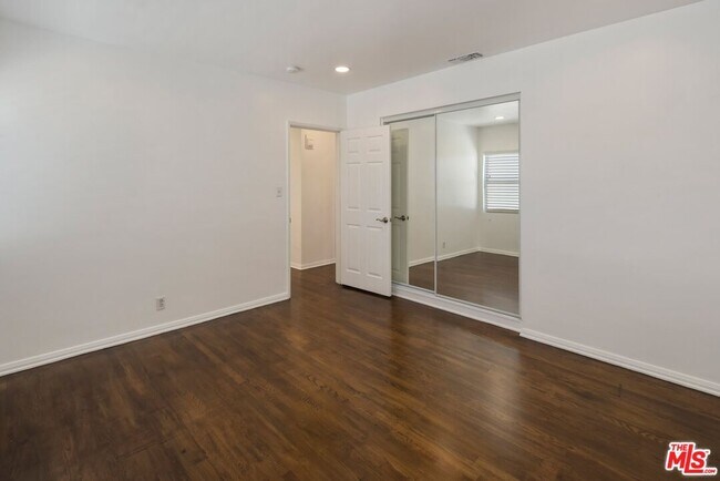 Building Photo - 6446 W 85th St