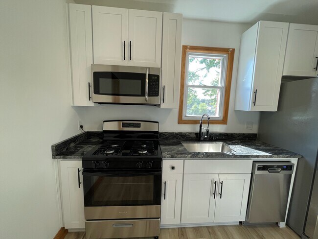 Building Photo - 240 Sawyer Ave