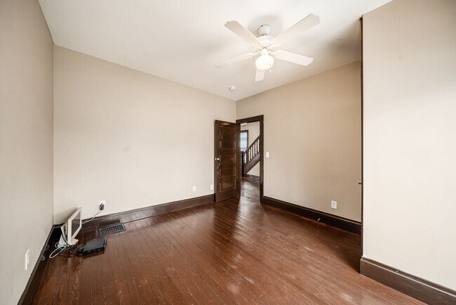 Building Photo - 144 E Tompkins St