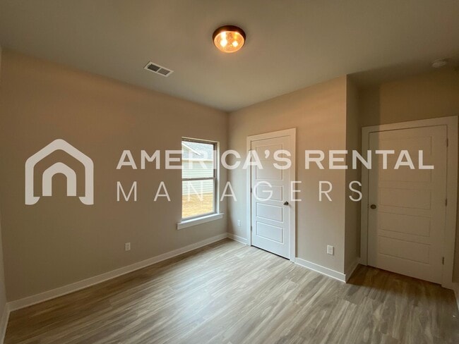 Building Photo - Home for Rent in Jemison, A!!   Sign a 13 month lease by 4/15 to GET 1 MONTH FREE RENT!!