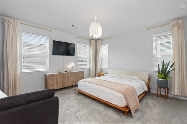 Building Photo - 5426 Oriente Ln