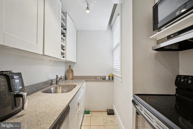 Building Photo - 1511 22nd St NW