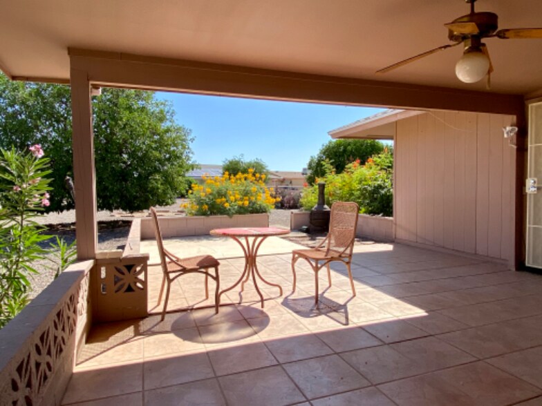 Building Photo - 10422 W Meade Dr