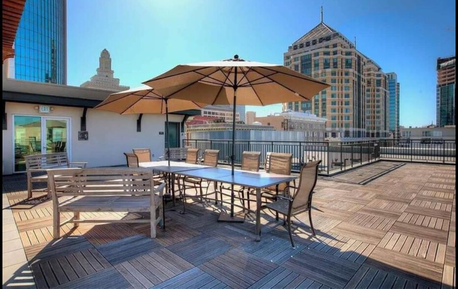 Rooftop Deck - 1511 Jefferson St