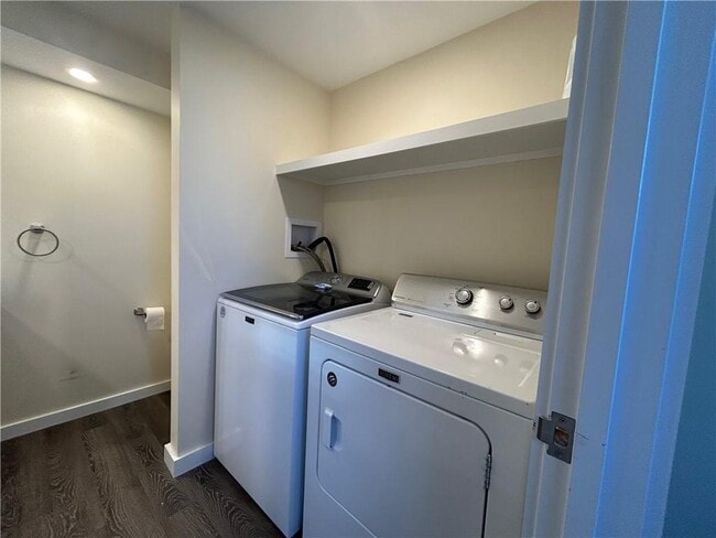 Building Photo - 39 Reynolds St