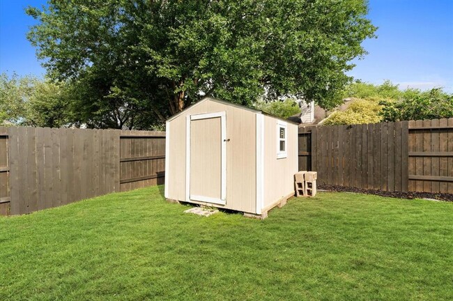 Building Photo - 15407 Cumberland Oak Way