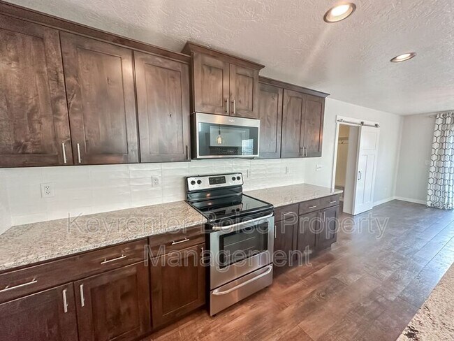 Building Photo - 4661 N Alester Ave