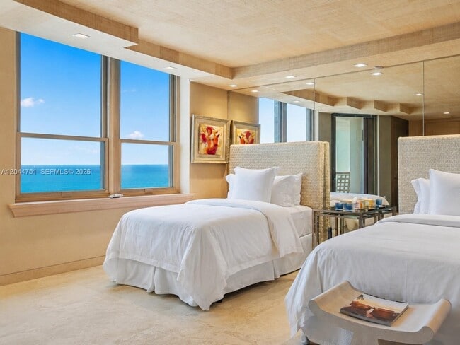Building Photo - 5025 Collins Ave